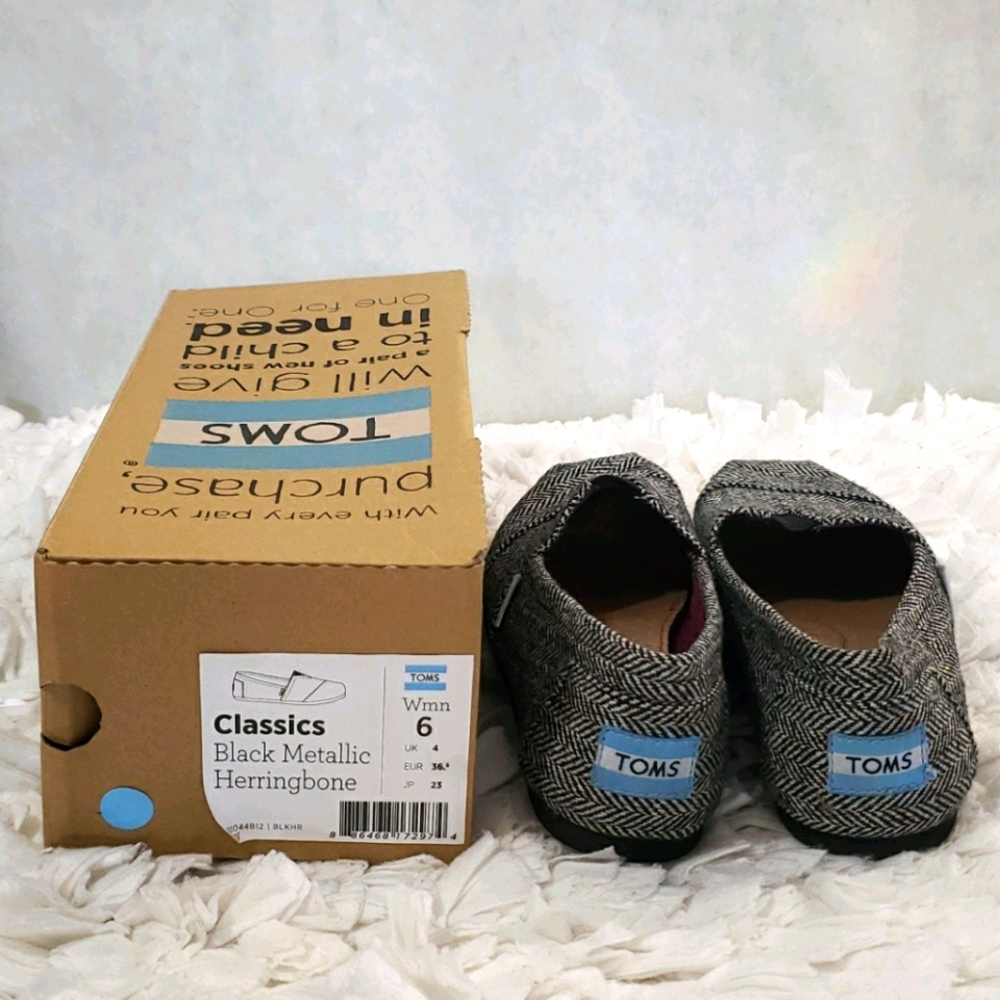 Toms Classics Women's Size 6 Black Metallic Herringbone Shoes - Picture 2 of 12